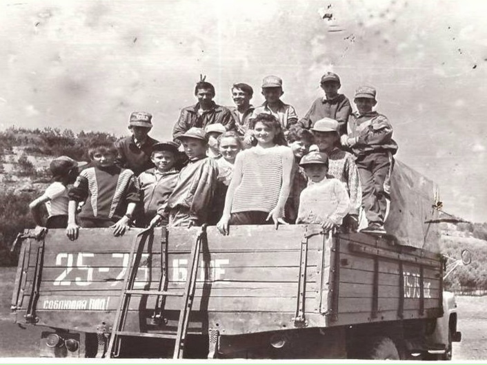 �������