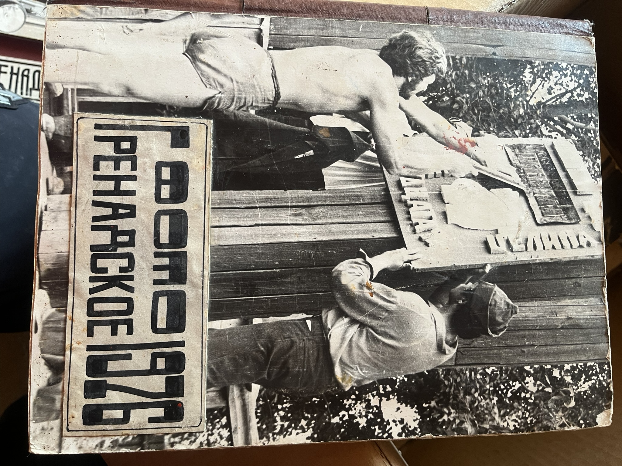 �������