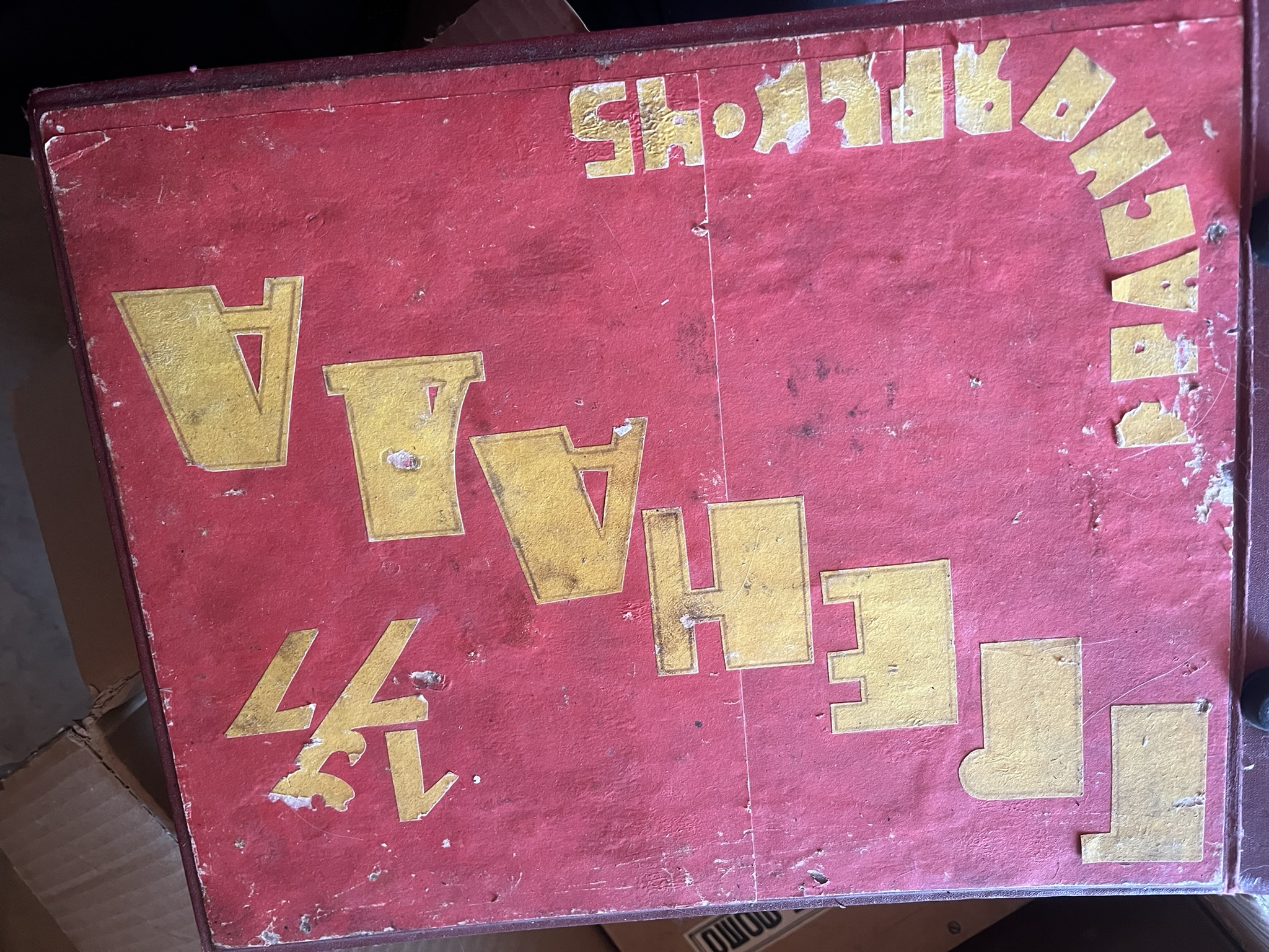 �������